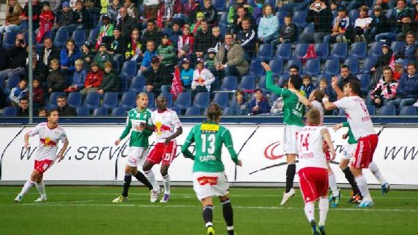 Tiền đạo hay tiền vệ ghi bàn tốt hơn? Sự thay đổi vai trò trong bóng đá hiện đại Tiền đạo hay tiền vệ ghi bàn tốt hơn? Sự thay đổi vai trò trong bóng đá hiện đại