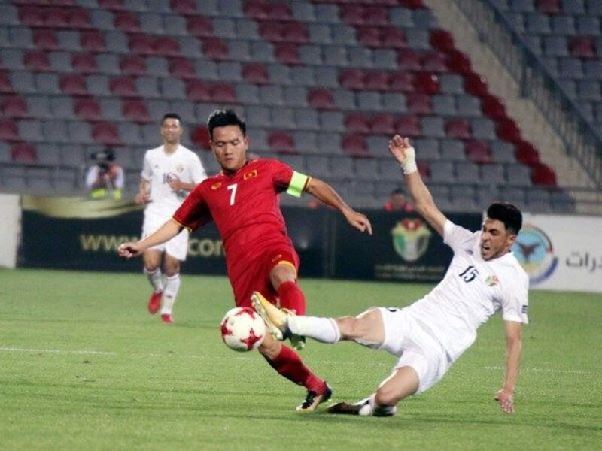 Hậu vệ thòng là gì? Vai trò của những lá chắn thầm lặng