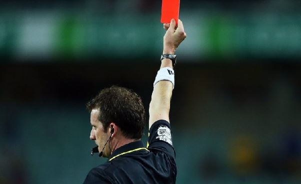 Thẻ đỏ trong bóng đá - Khám phá quy định, tác động và những điều thú vị Thẻ đỏ trong bóng đá - Khám phá quy định, tác động và những điều thú vị