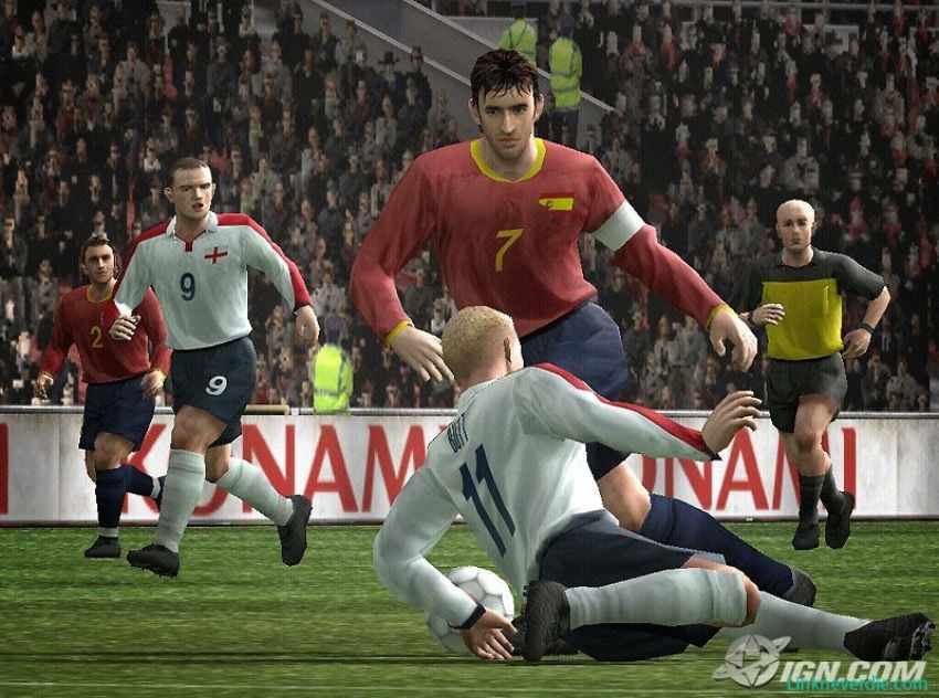 Hình ảnh trong game PES 2004 (screenshot)