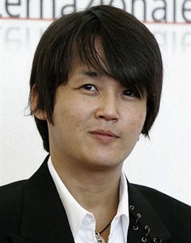 Đạo diễn Tetsuya Nomura