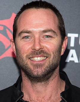 Diễn viên Sullivan Stapleton